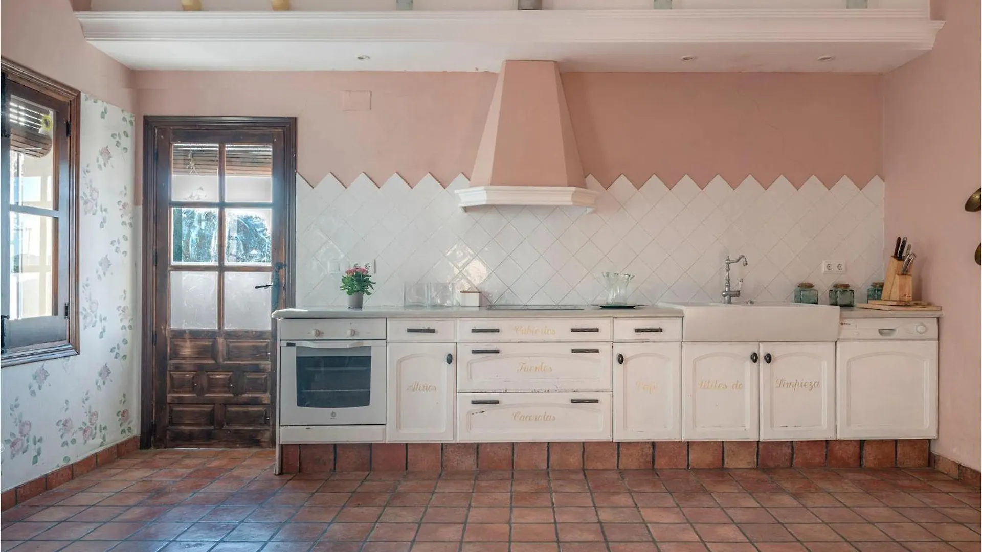 Holiday home 6 Bedroom Stunning Home In La Puebla De Los Infan La Puebla de los Infantes