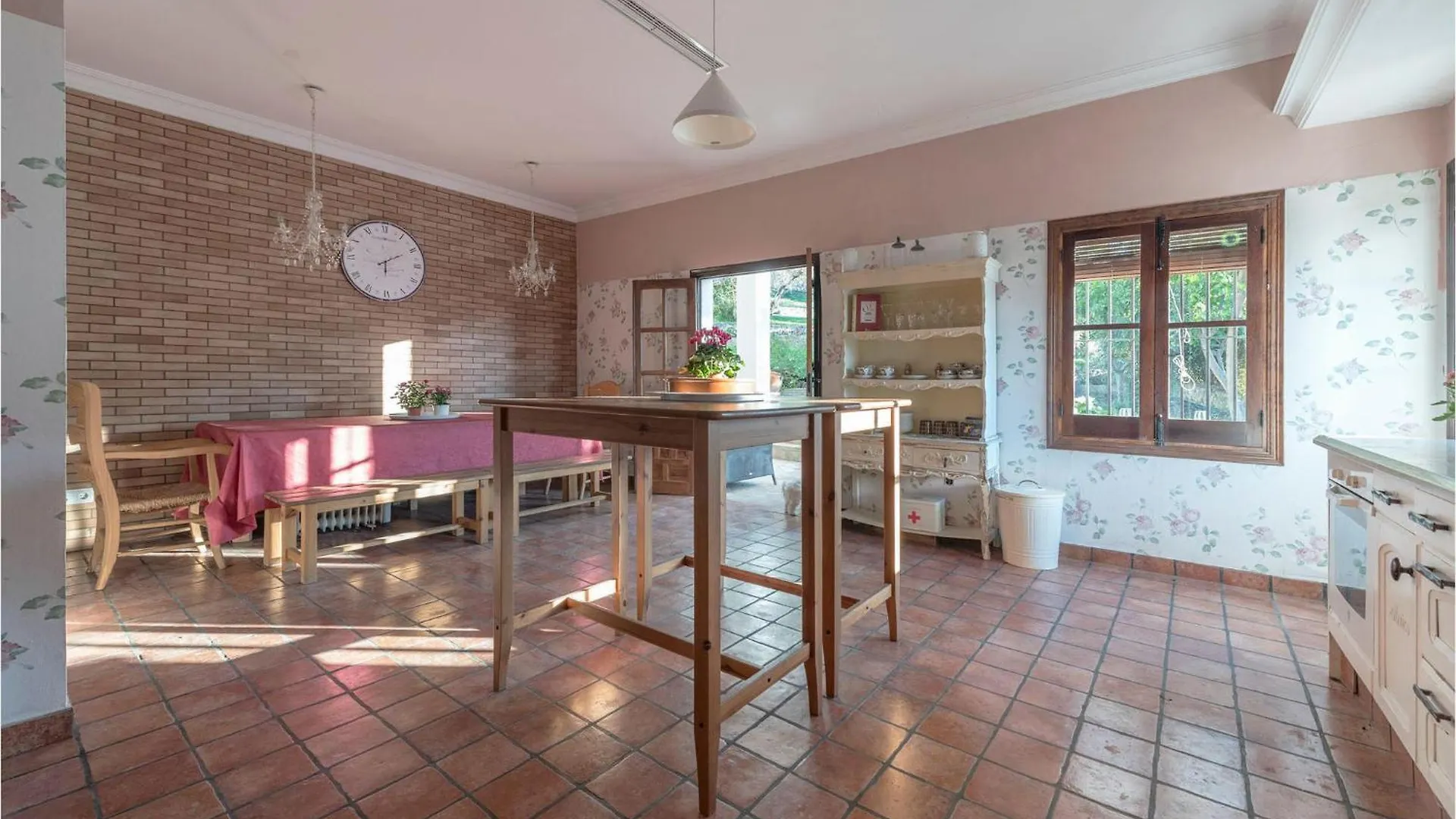 6 Bedroom Stunning Home In La Puebla De Los Infan La Puebla de los Infantes Holiday home