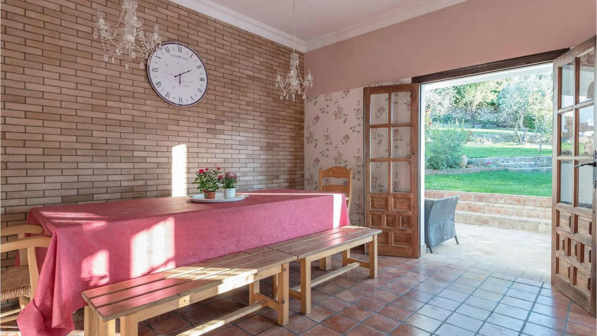Holiday home 6 Bedroom Stunning Home In La Puebla De Los Infan La Puebla de los Infantes